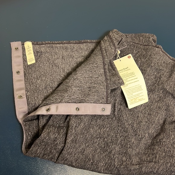 Lululemon Vinyasa Scarf - Picture 1 of 8